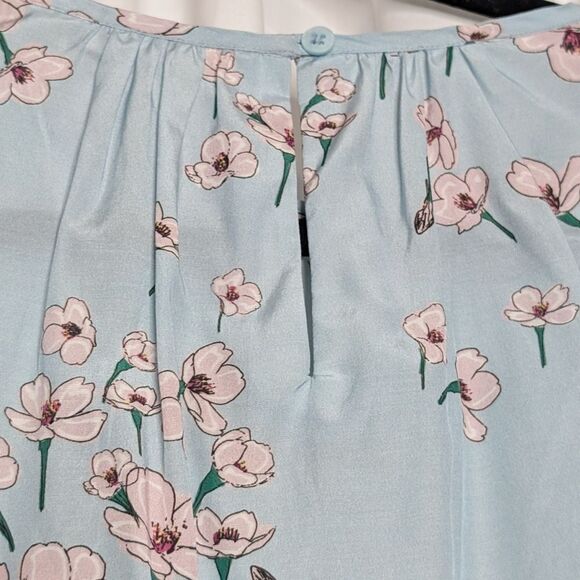 Tucker NYC Lola Top Tahitian Breeze in Silk Cotton Floral Baby Blue Crewneck - Picture 5 of 6